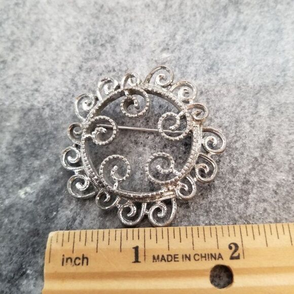 Vintage Sarah Coventry Silver Tone Spiral Circle Wreath Brooch, Unisex Lapel Pin - Picture 5 of 6